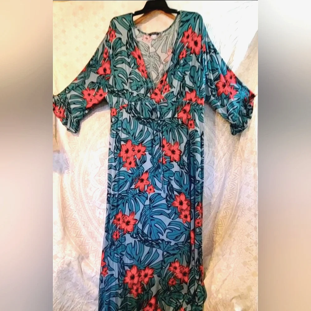 VENUS 3X Ruffle NightGown - Picture 1 of 8